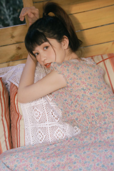 皇上在御花园C了太子妃
