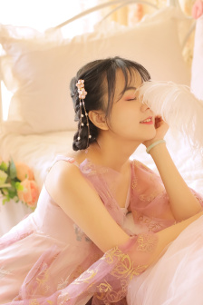 女人第一次一进去就出血